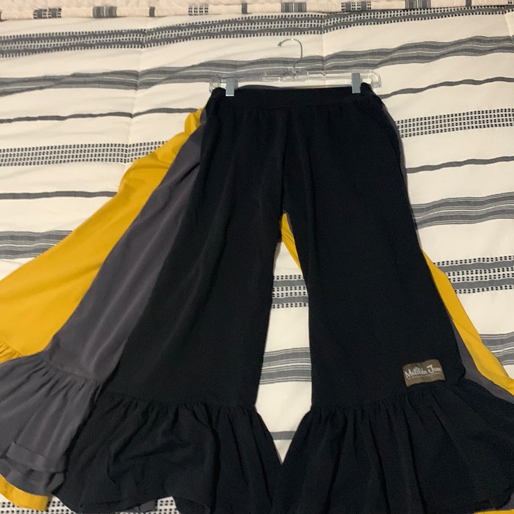 Perfect condition!!! Black, grey, and mustard yellow